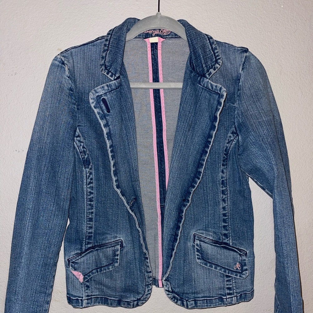 American Eagle Denim Jacket 🐬🦩